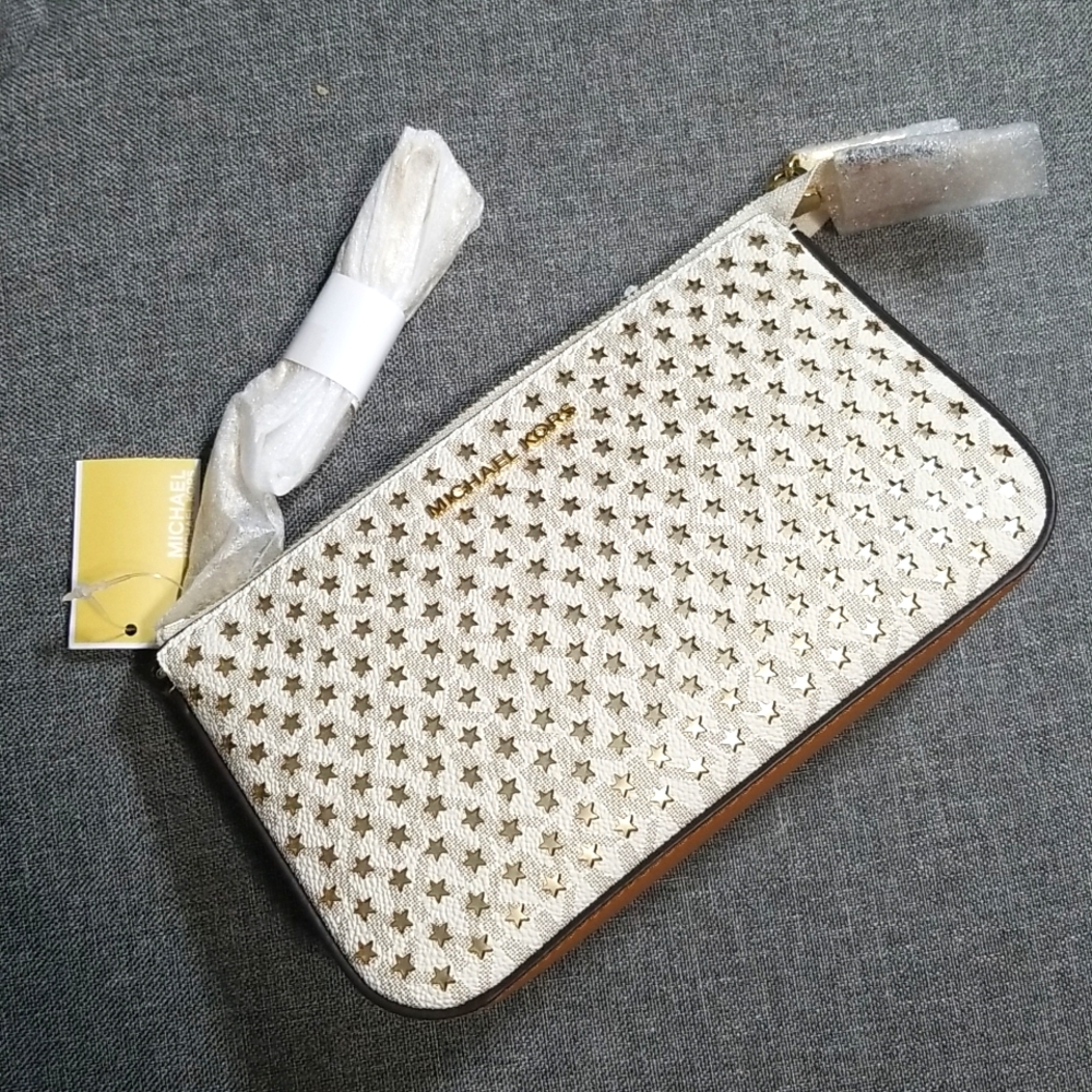 Michael Kors MD Chain Pochette in Vanilla Signature with Gold Stars